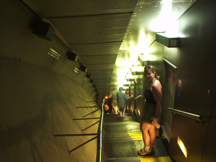 36 - MO - Inside the Arch