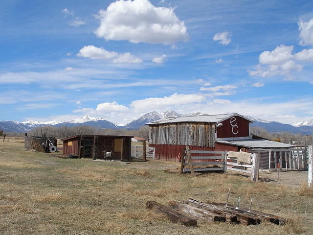 2007-03-18 Life at the farmhouse, Salida 07