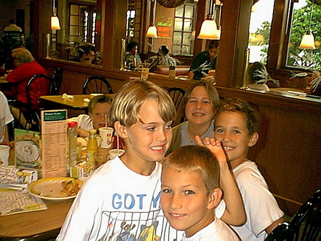 2000-Momo's 92nd 09